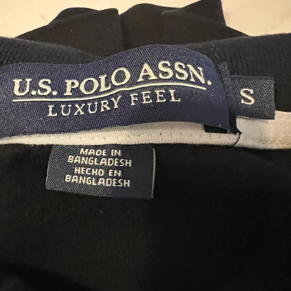 Small polo - Picture 2 of 2